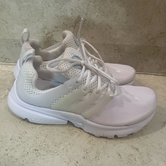 White Prestos (Youth) size 1 - Picture 2 of 6